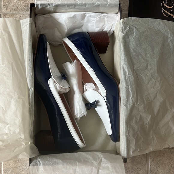 J. Crew Patent Bow Loafer Pump - Picture 2 of 7